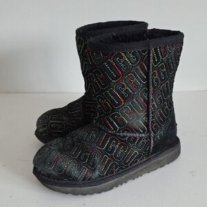 UGG | Kids' Classic II Graphic Stitch Boots black suede Shearling Sz 1